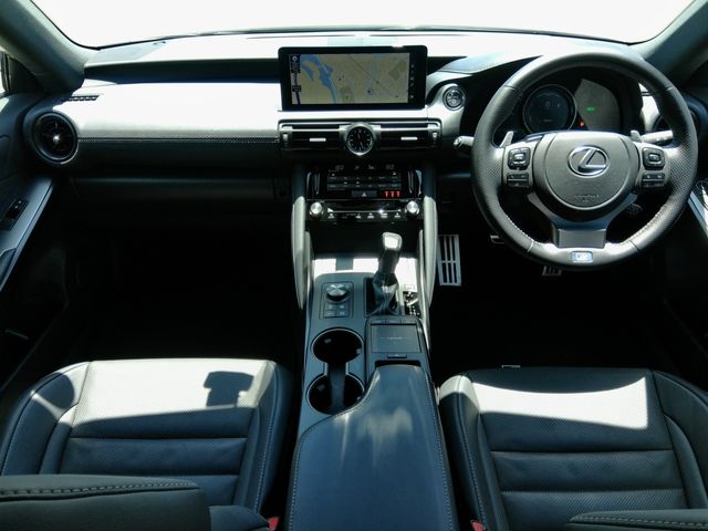 LEXUS IS300h