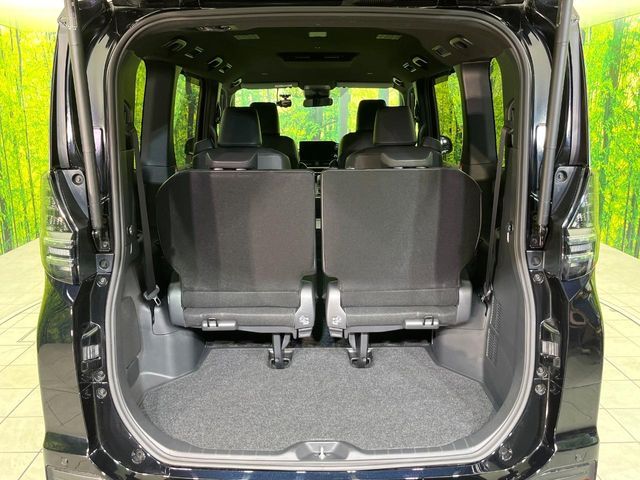 VOXY HYBRID
