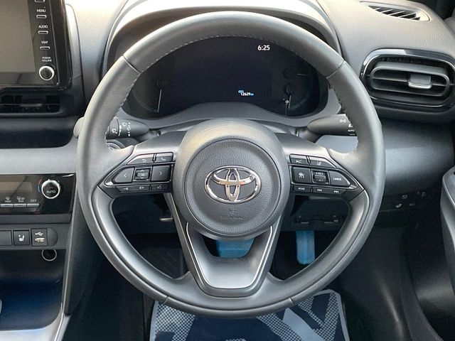 YARIS CROSS HYBRID