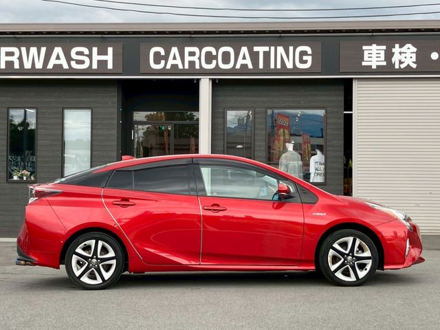 PRIUS 4WD