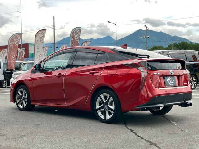 PRIUS 4WD