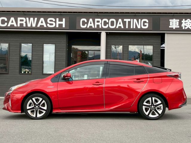 PRIUS 4WD