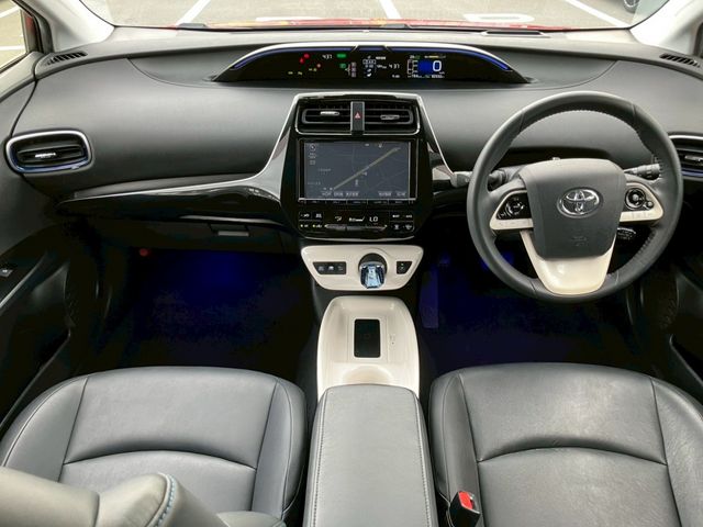 PRIUS 4WD