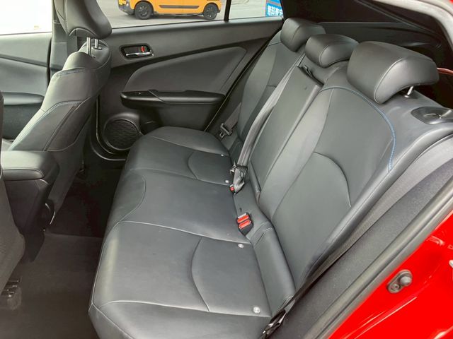 PRIUS 4WD