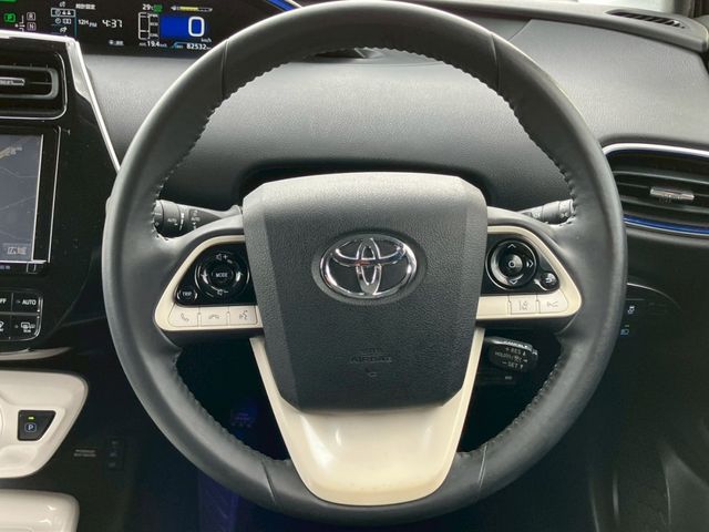 PRIUS 4WD