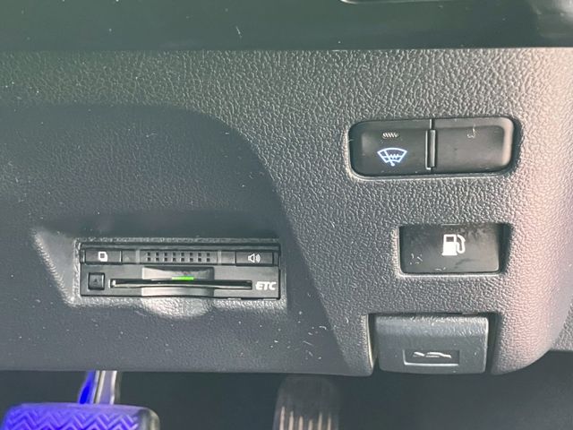 PRIUS 4WD