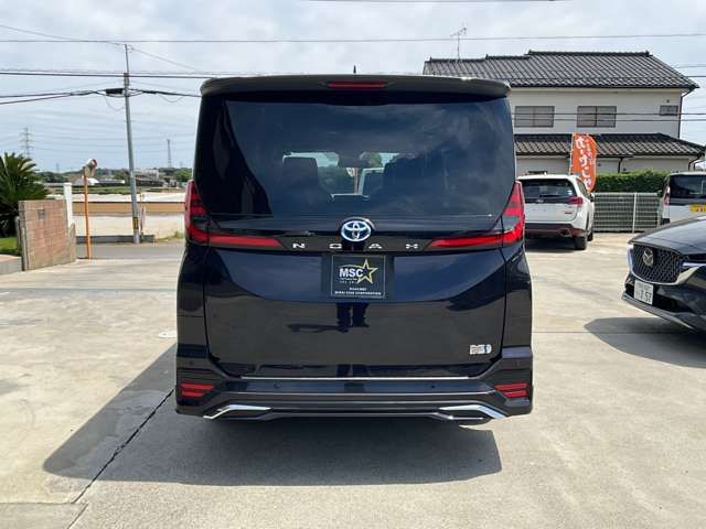 NOAH HYBRID 4WD