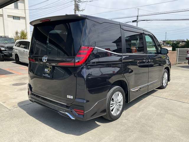 NOAH HYBRID 4WD