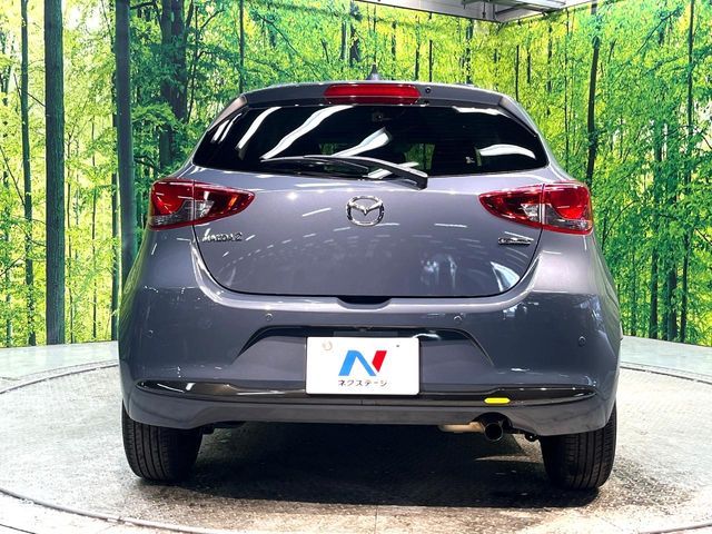 MAZDA2