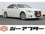 CROWN sedan hybrid