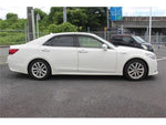 CROWN sedan hybrid