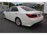 CROWN sedan hybrid