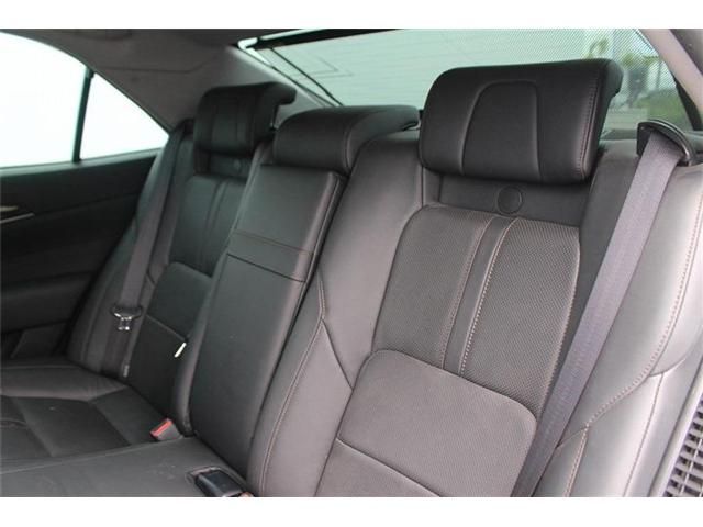 CROWN sedan hybrid