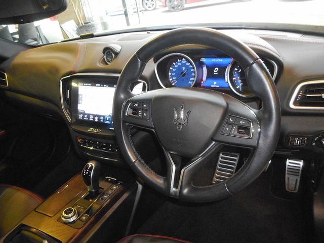 MASERATI GHIBLI Sedan
