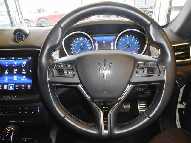 MASERATI GHIBLI Sedan