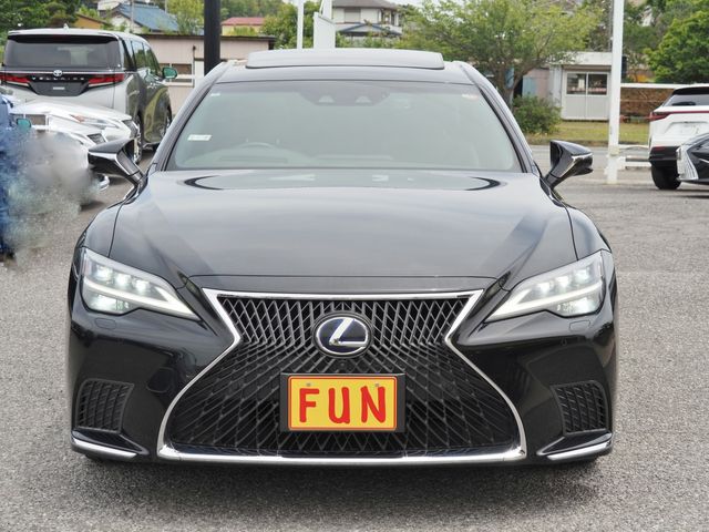 LEXUS LS500h 4WD