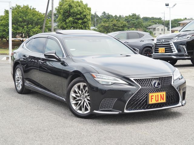 LEXUS LS500h 4WD