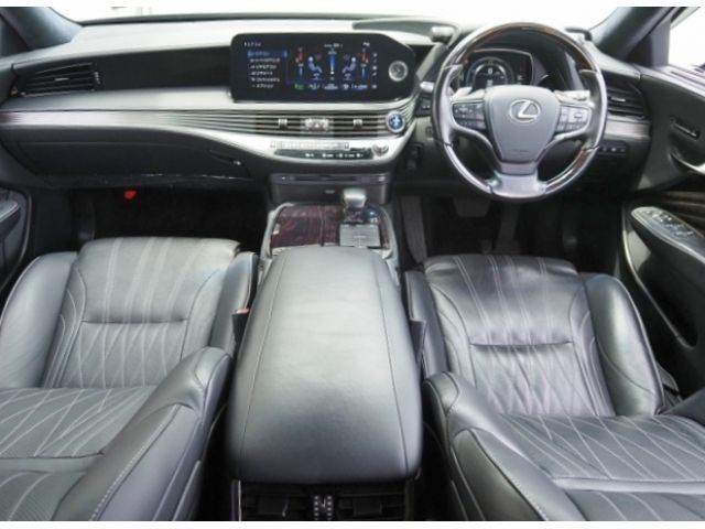 LEXUS LS500h 4WD