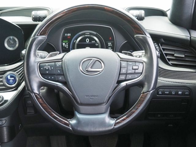 LEXUS LS500h 4WD