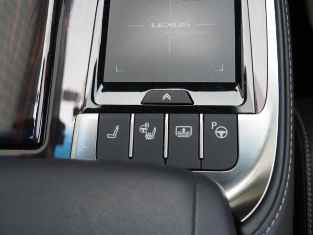 LEXUS LS500h 4WD