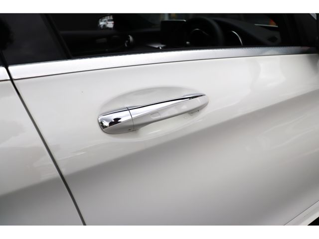 MERCEDES BENZ C class sedan