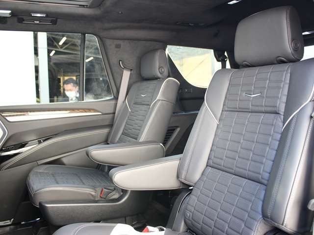 CADILLAC ESCALADE
