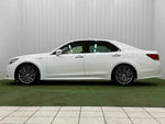 CROWN sedan hybrid