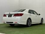 CROWN sedan hybrid