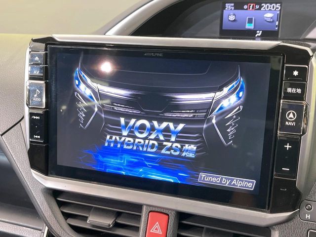 VOXY HYBRID