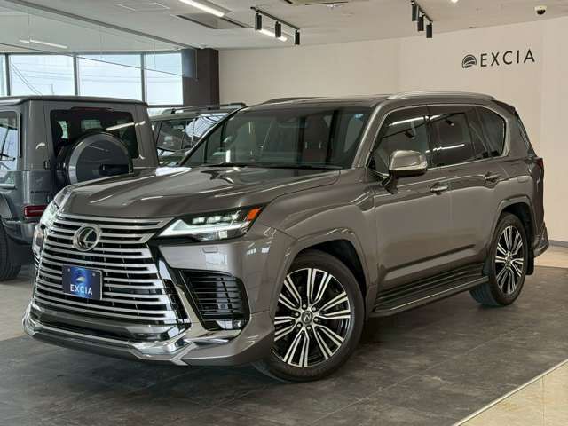LEXUS LX600