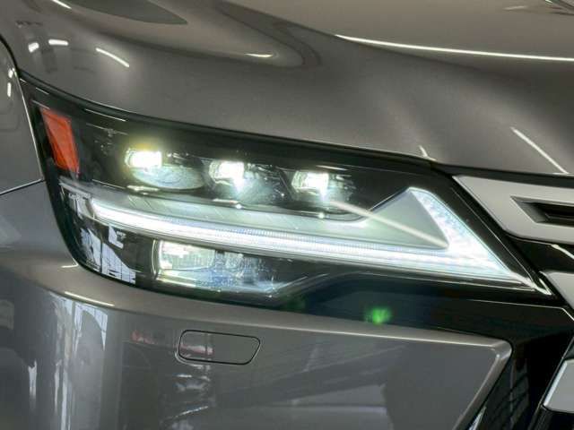 LEXUS LX600