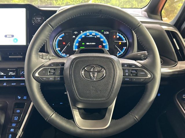 VOXY HYBRID
