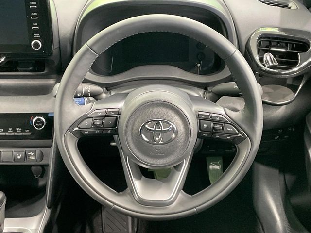 YARIS CROSS HYBRID