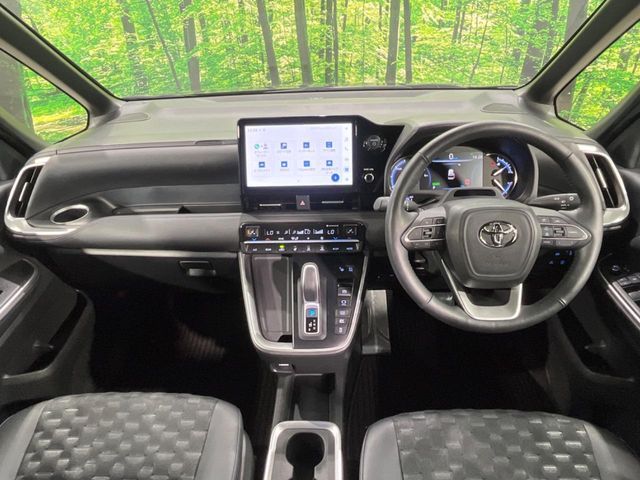 VOXY HYBRID