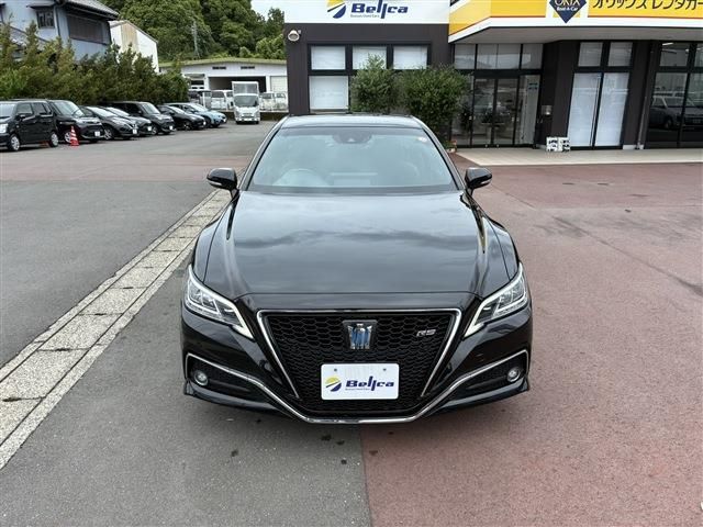 CROWN sedan hybrid