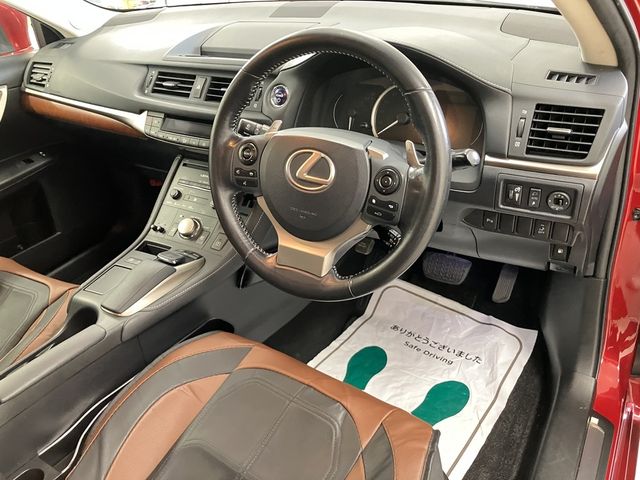 LEXUS CT200h