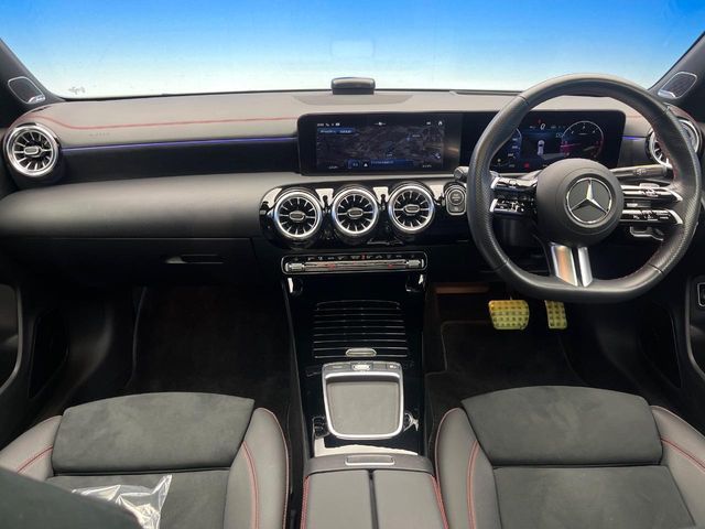 MERCEDES BENZ CLA Shooting Brake