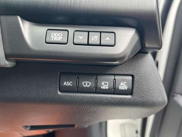 LEXUS UX300e