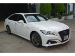 CROWN sedan hybrid
