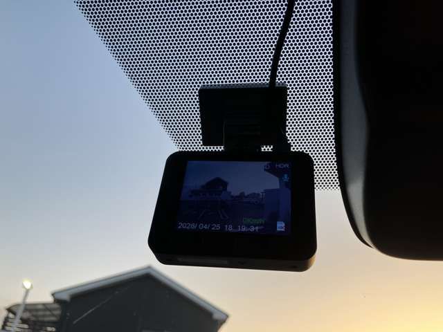 VOXY HYBRID