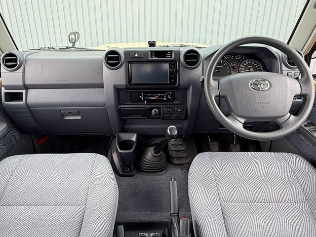 LANDCRUISER van
