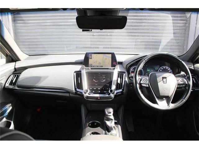 CROWN sedan hybrid 4WD
