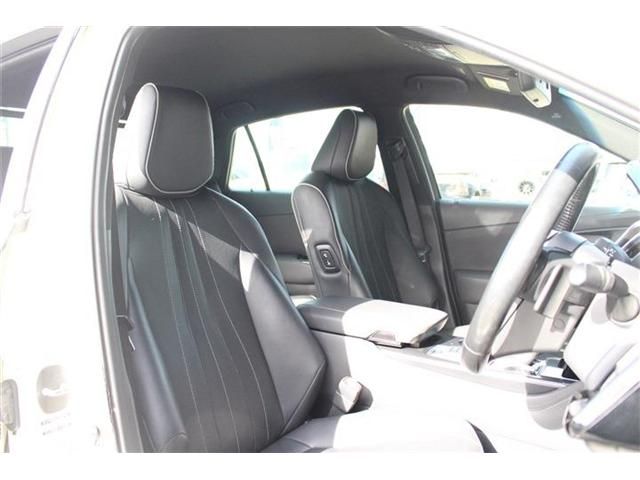CROWN sedan hybrid 4WD