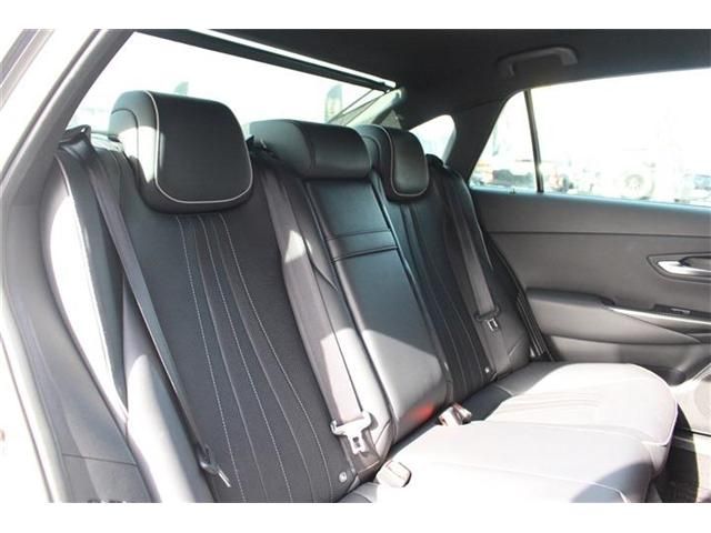 CROWN sedan hybrid 4WD