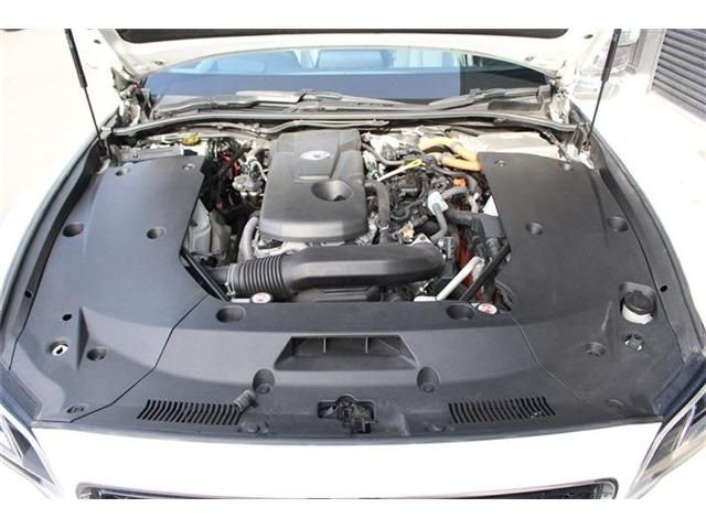 CROWN sedan hybrid 4WD