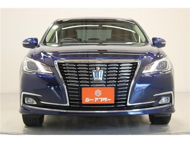 CROWN sedan hybrid 4WD