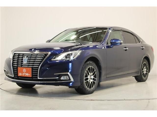 CROWN sedan hybrid 4WD