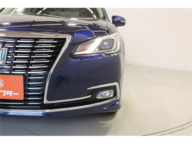 CROWN sedan hybrid 4WD