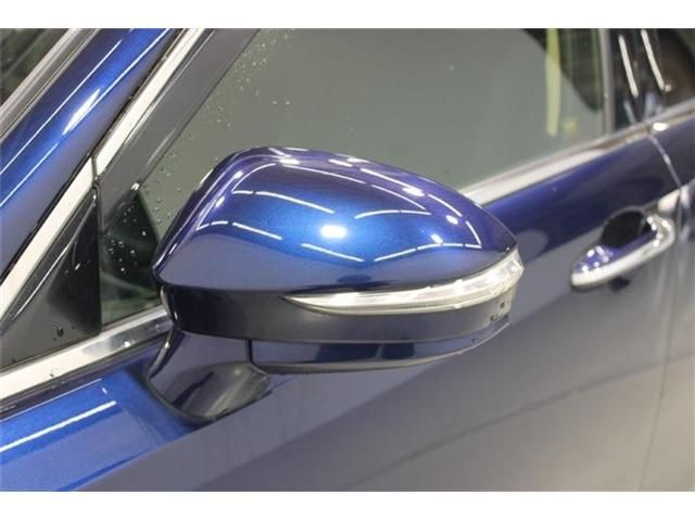 CROWN sedan hybrid 4WD
