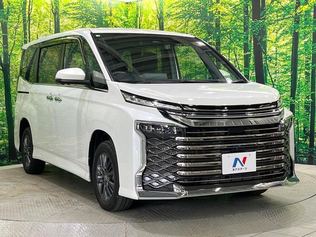 VOXY HYBRID 4WD